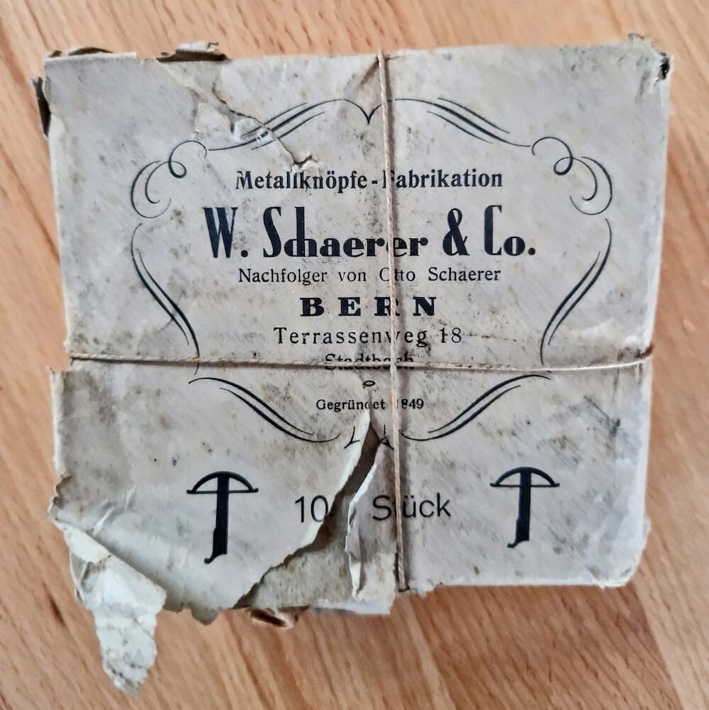 Vintage Metallknöpfe von W. Schaerer in der Originalverpackung